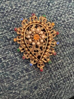 Vintage Gold-Tone Multicolor Crystal and faux pearl Teardrop Brooch
